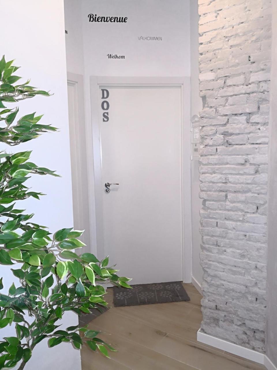 Suites By Eric Olsan Valencia Exterior photo