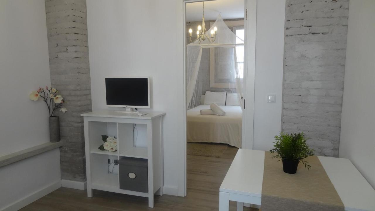 Suites By Eric Olsan Valencia Exterior photo