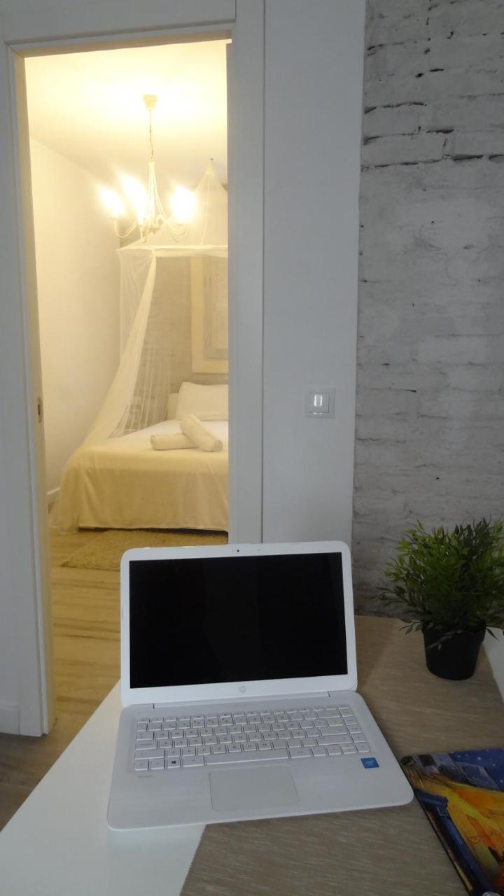 Suites By Eric Olsan Valencia Exterior photo