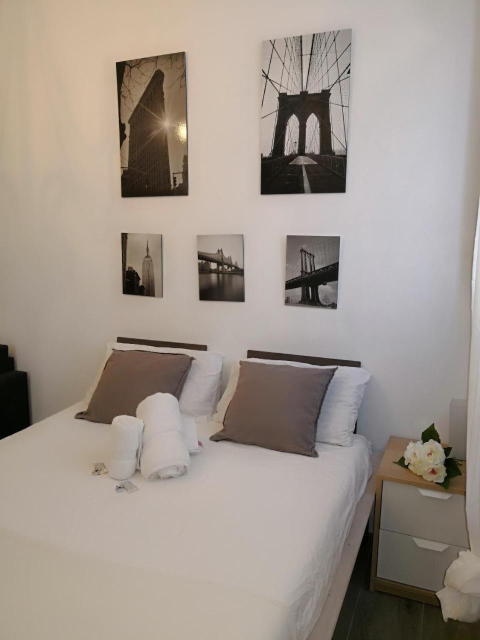 Suites By Eric Olsan Valencia Exterior photo